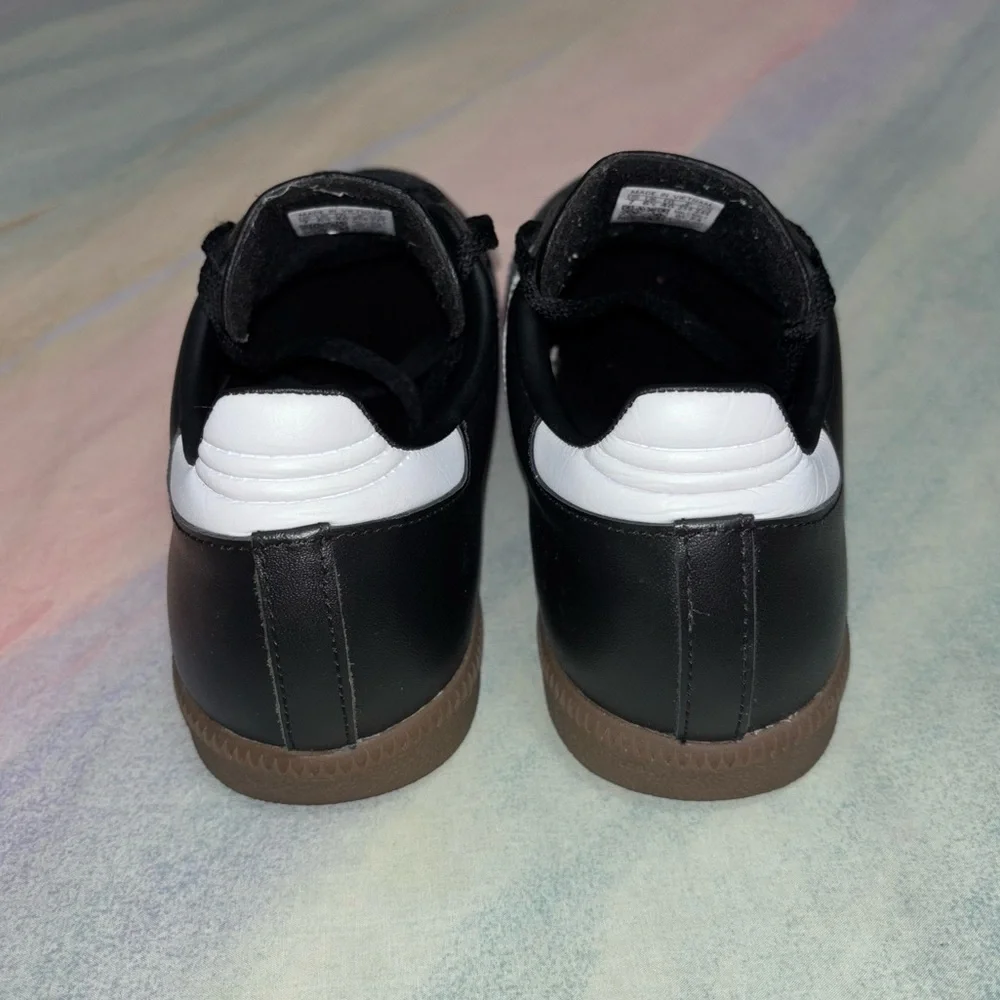 Adidas Samba Sneakers Black White shoes men’s 7 / women’s 8